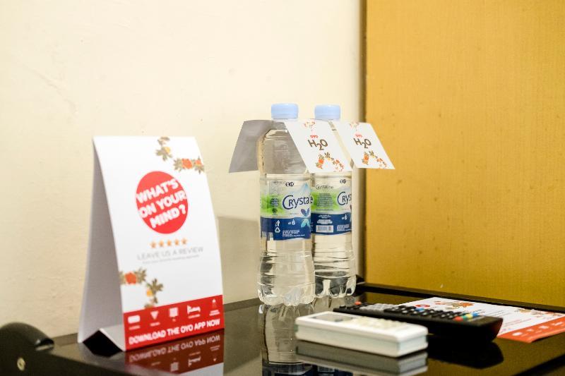 Oyo 723 Penginapan Nia Mandiri Syariah Medan Extérieur photo