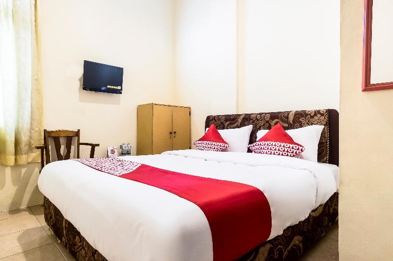 Oyo 723 Penginapan Nia Mandiri Syariah Medan Extérieur photo
