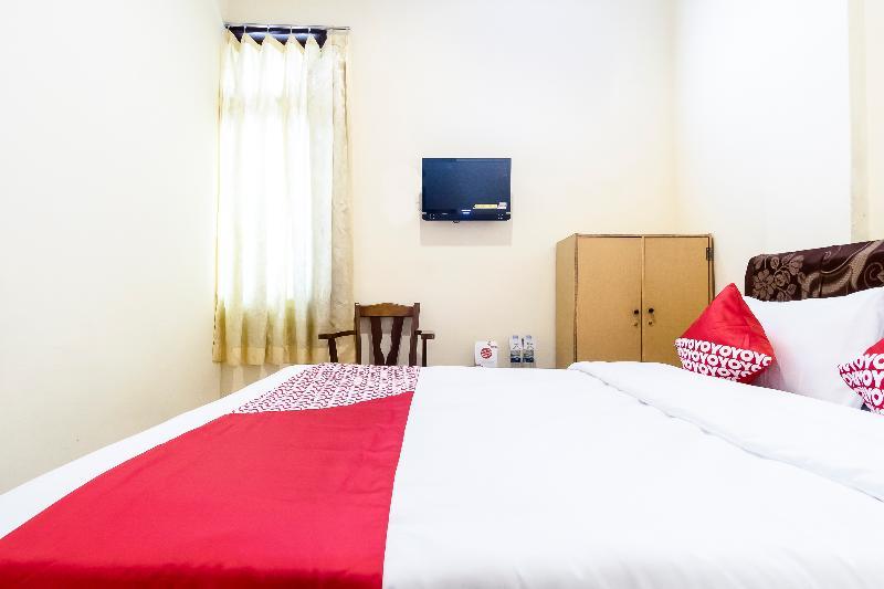 Oyo 723 Penginapan Nia Mandiri Syariah Medan Extérieur photo